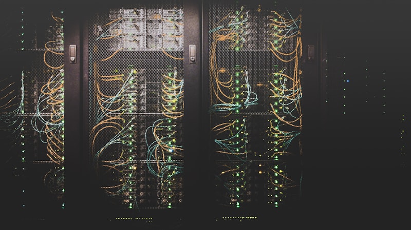 MySQL 数据库优化全面指南：从查询到服务器的性能调优实践